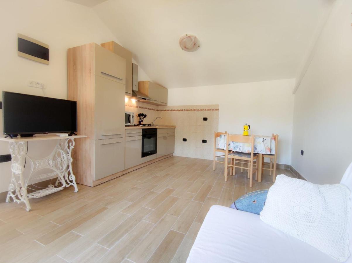 Apartments Morena Rakalj エクステリア 写真